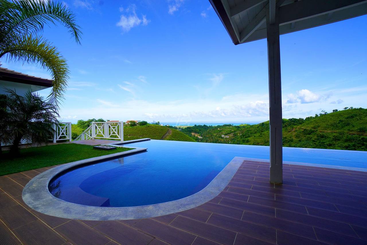 Villa moderna con vista al mar en Cosón 2