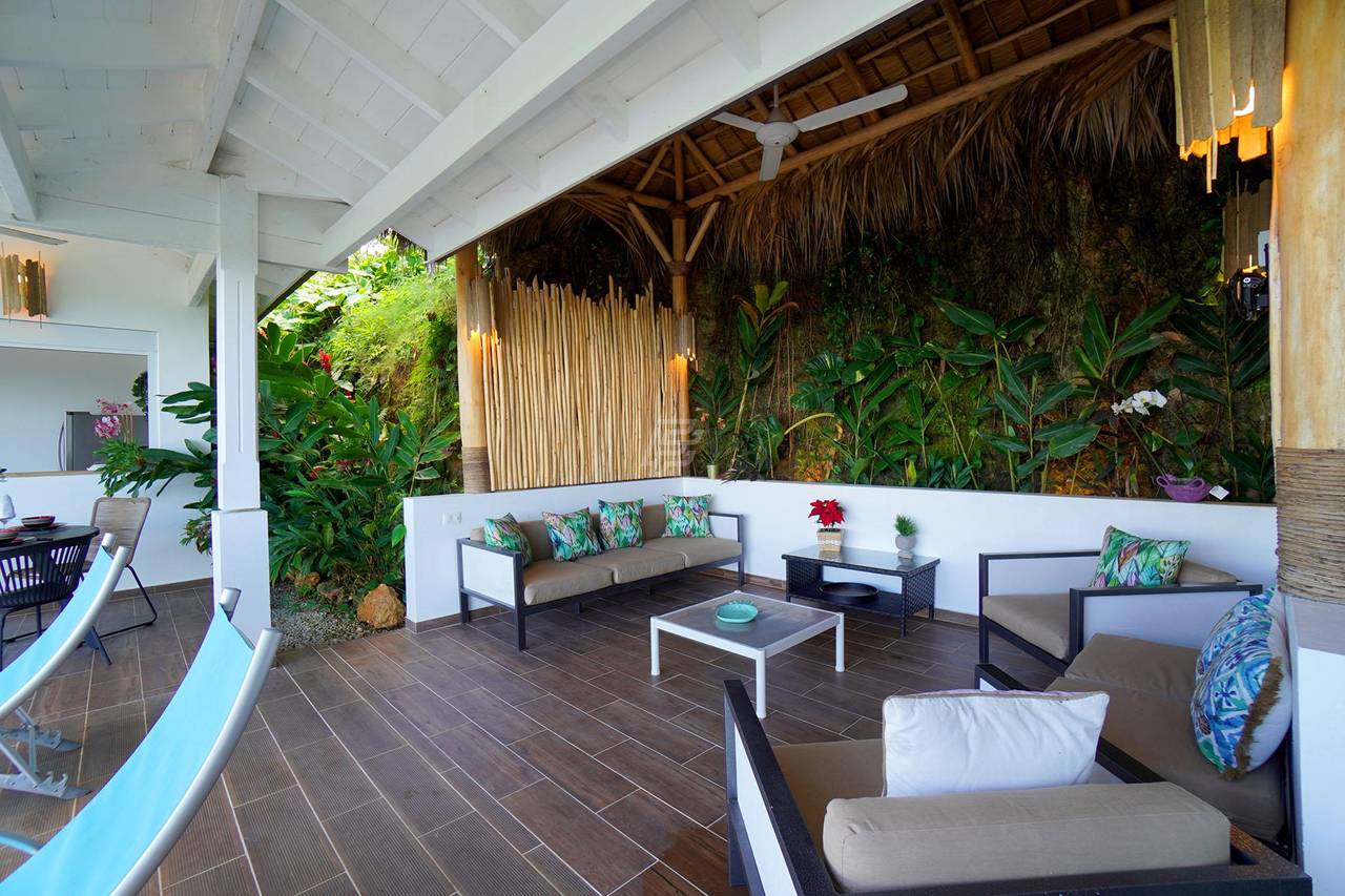 Villa moderna con vista al mar en Cosón 4