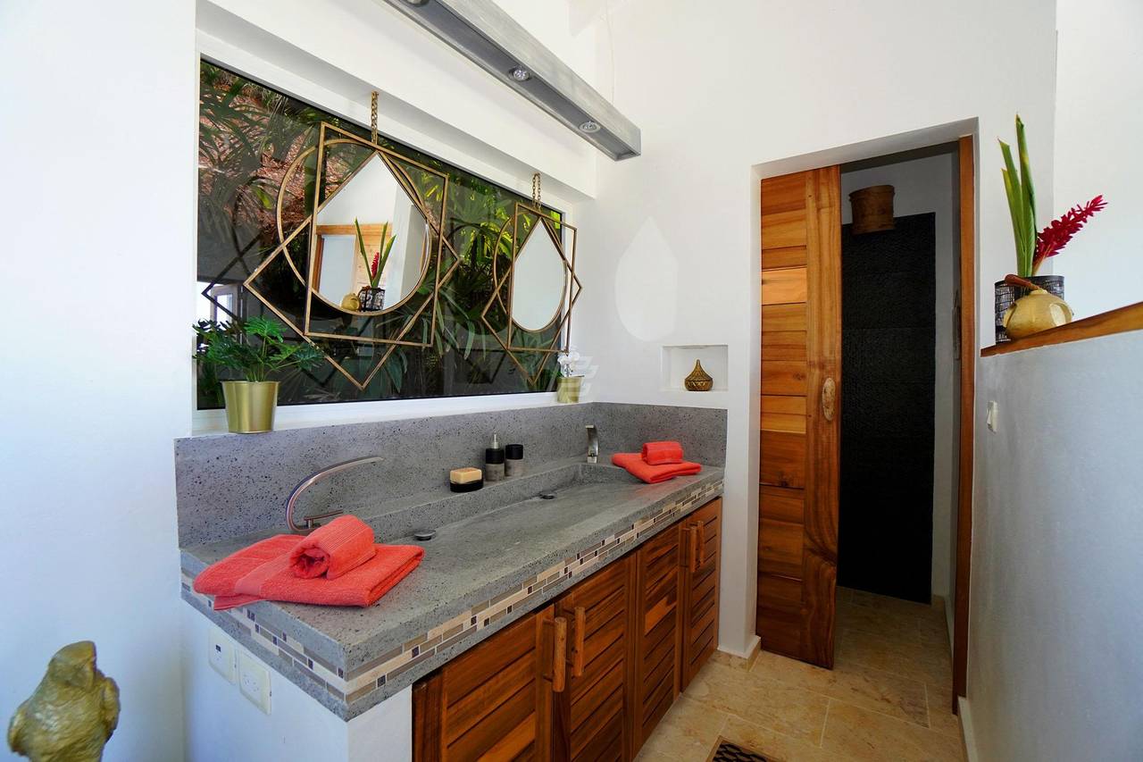 Villa moderna con vista al mar en Cosón 10